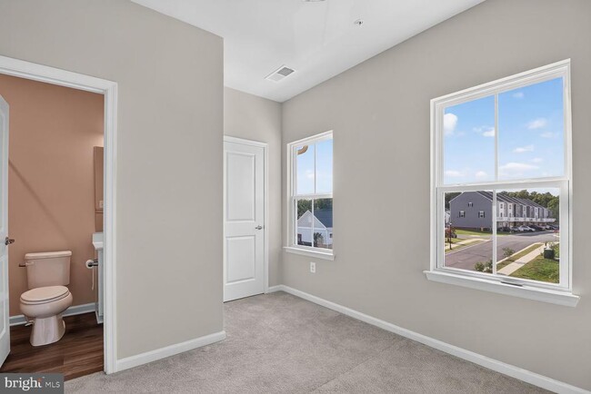 Building Photo - 168 Woodgate Cir