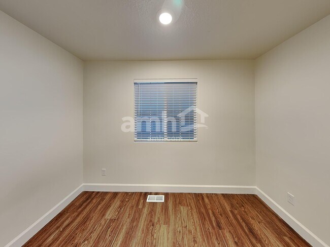 Building Photo - 5966 Verdigris Dr