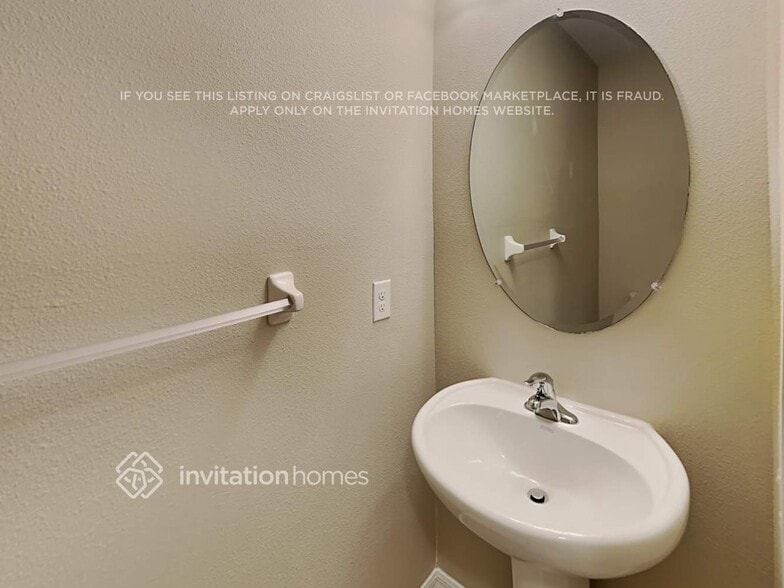 Building Photo - 5261 11th St E