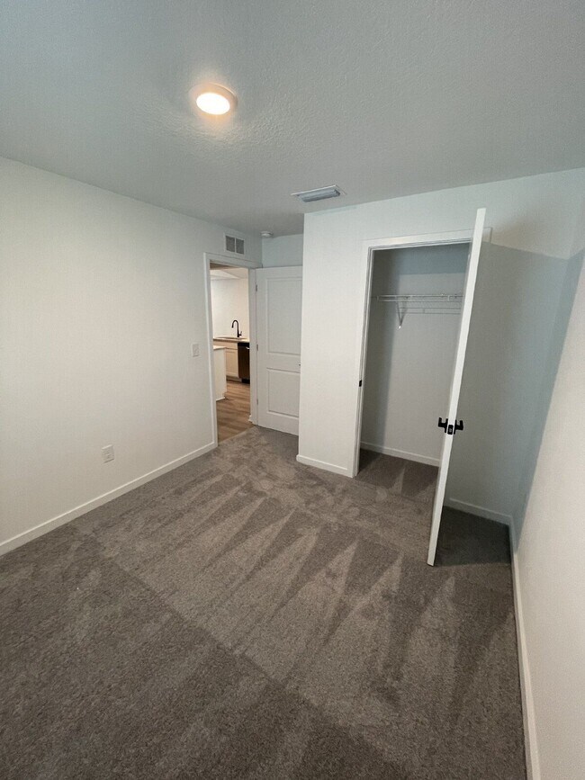 Building Photo - 5665 Deep River Ave