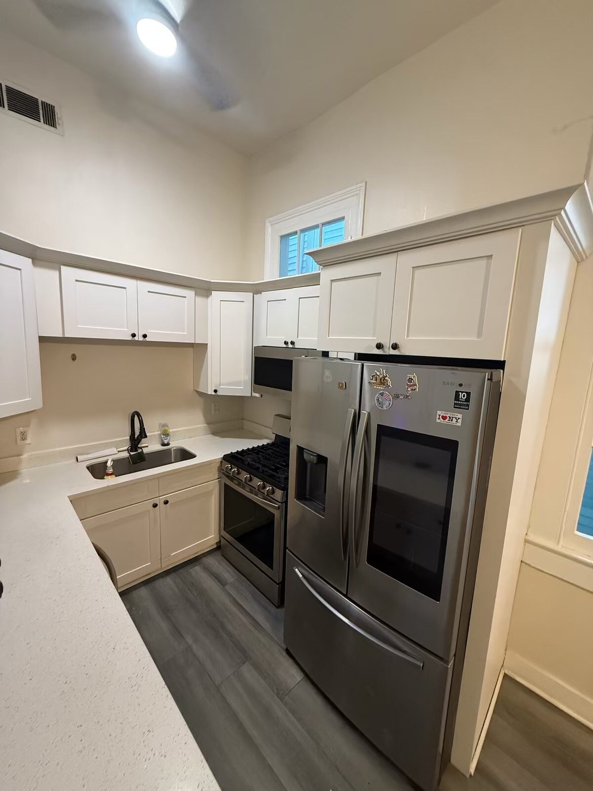 Building Photo - 1008 Josephine St