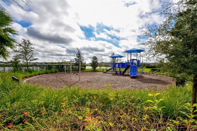 Building Photo - Luxury Community Center, Heated Pool, Fitness Center!