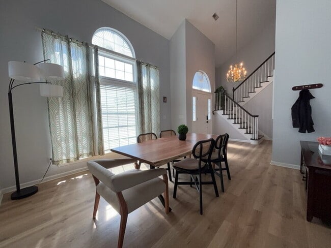 Building Photo - 1009 Ariel Ct