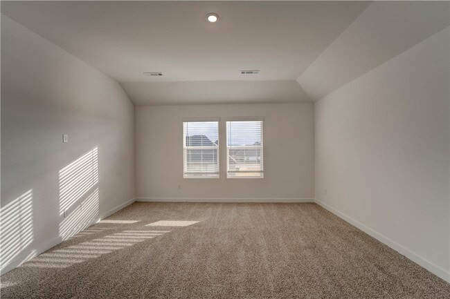 Building Photo - 139 S Maroon Ave