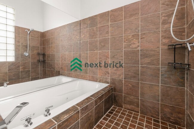 Building Photo - 3 BED & 3 BATH SINGLE FAMILY HOUSE FOR RENT