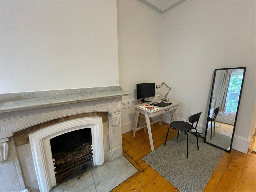 Building Photo - 43 Milford St