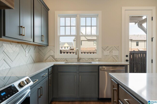 Building Photo - 1191 Windsor Sq