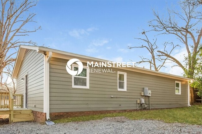 Building Photo - 3 Bedroom Pet-Friendly Home in MONROE, NC ...