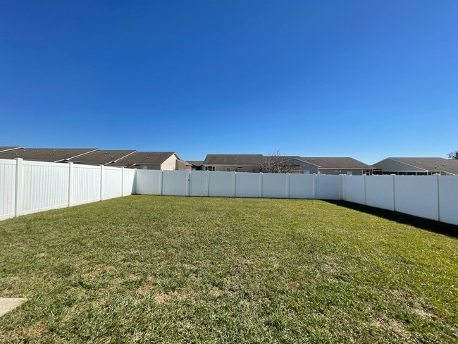 Building Photo - Wakefield Subdivision!  End Unit.