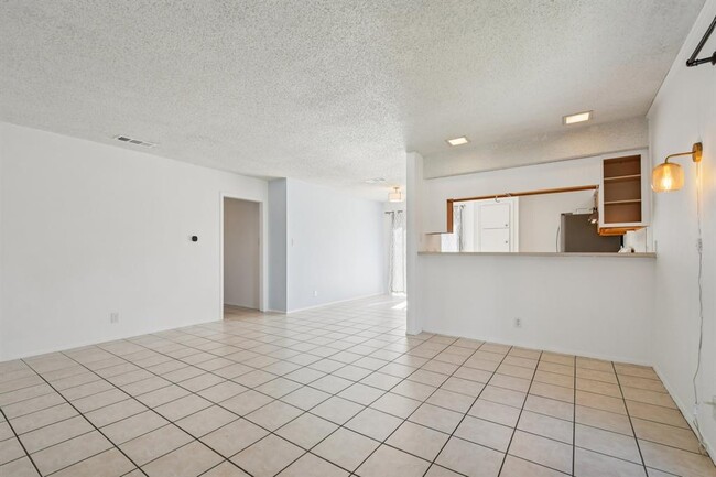 Building Photo - 9413 Quail Meadow Dr