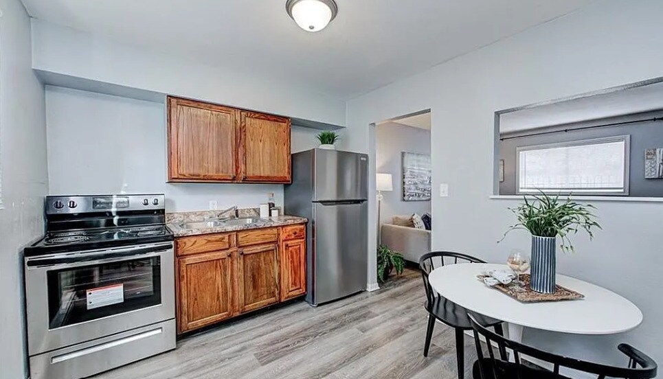 Primary Photo - Fountain Square Townhomes