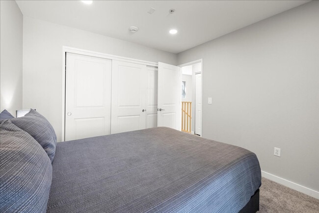 Building Photo - 502 S 15th St