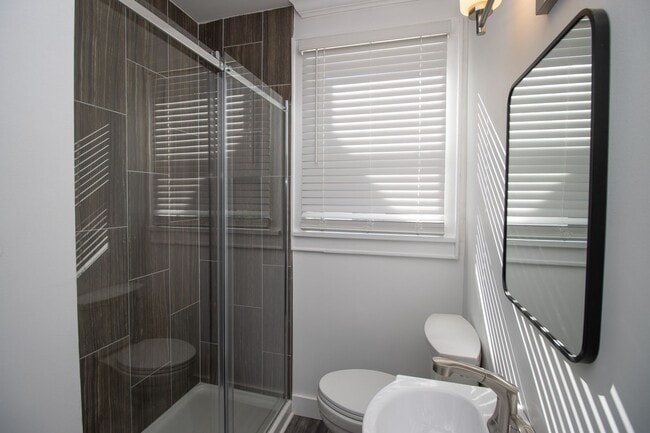 Building Photo - Renovated Historic Columbia Gem: 3-Bed, 2-Bath Home with Modern Updates ~ JUST REDUCED!