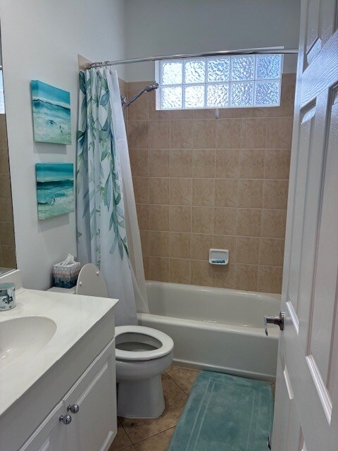 Building Photo - 8509 S Lake Cir