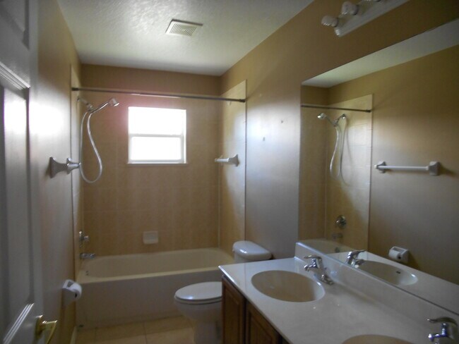 Building Photo - 5491 NW Dabney Ct