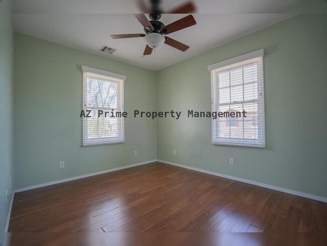 Building Photo - 5616 S 21st Pl