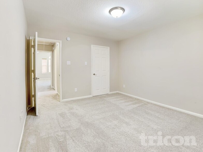 Building Photo - 8523 W Highlands Crossing