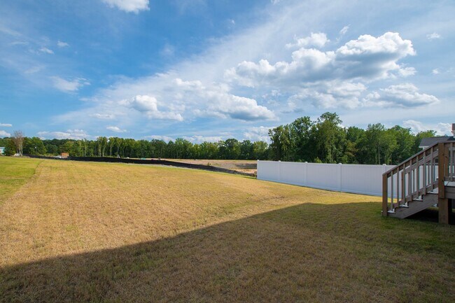 Building Photo - Rolesville Gem: Elegant 5-Bedroom Home wit...