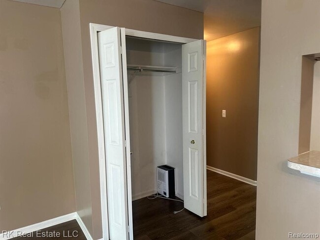 Building Photo - 3581 Reeves Dr