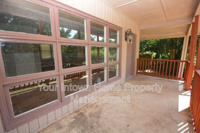 Building Photo - 1864 Flintwood Dr SE