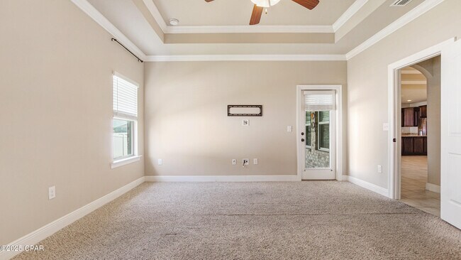 Building Photo - 221 S Shoreview Dr