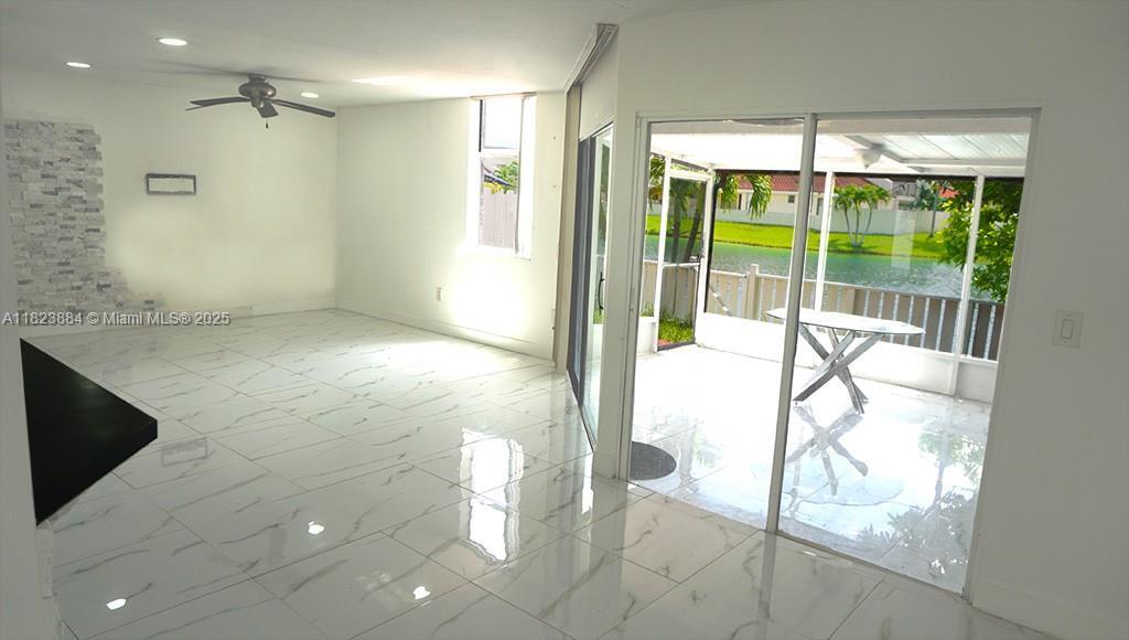 Building Photo - 1705 San Remo Cir