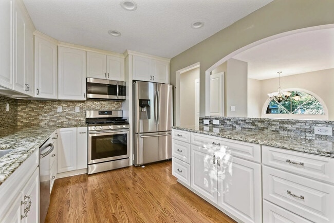 Primary Photo - 3301 Shepherd Hills Dr