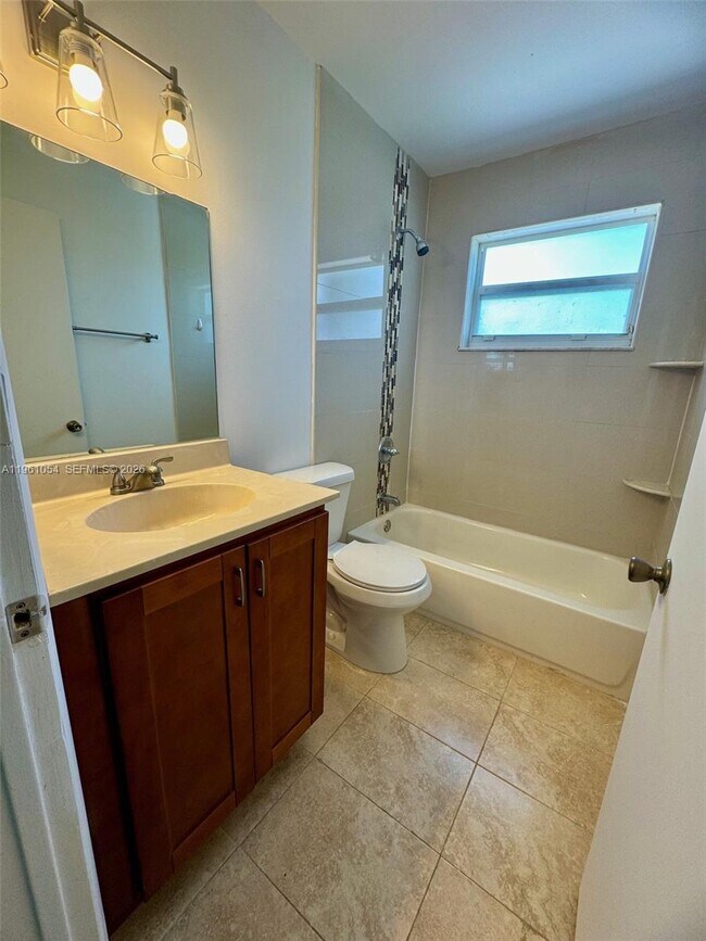 Building Photo - 15430 NW 12th Ct