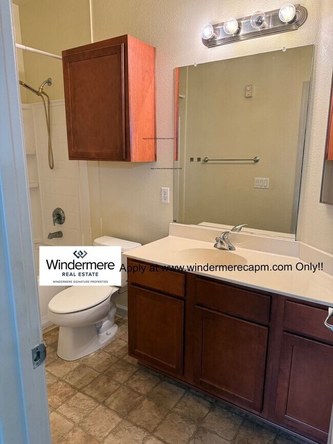 Building Photo - Absolute MUST See Condo In Immaculate Condition With Open Flowing Floor Plan!