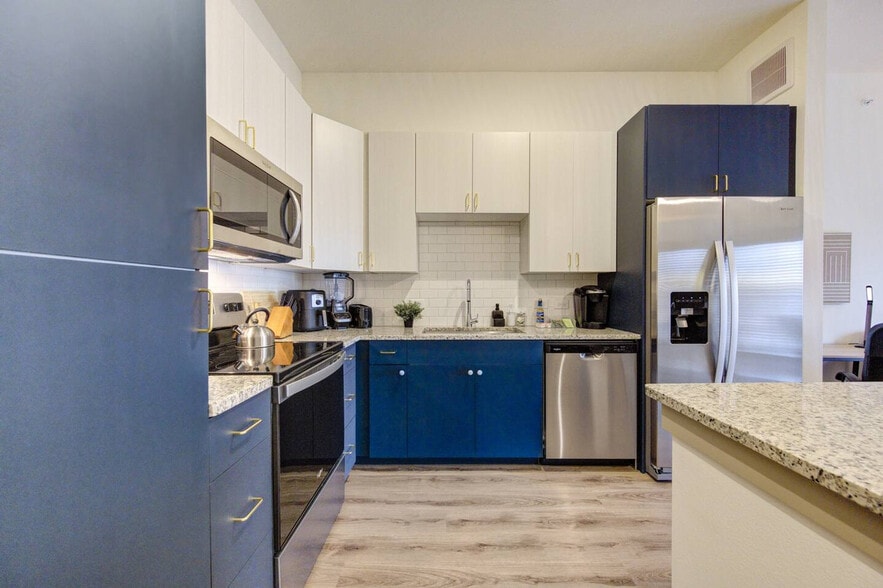 Building Photo - 18210 Park Row Blvd