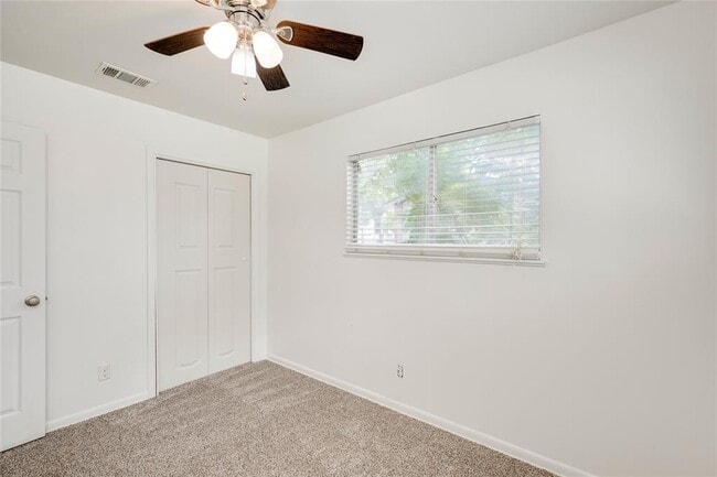 Building Photo - 809 Neans Dr