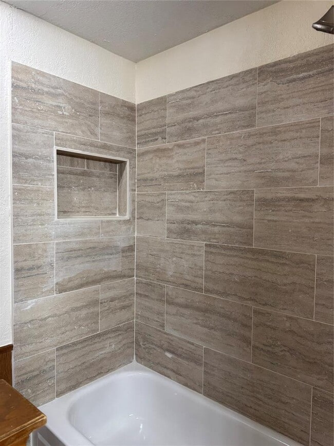 Building Photo - 1125 N Patterson Dr