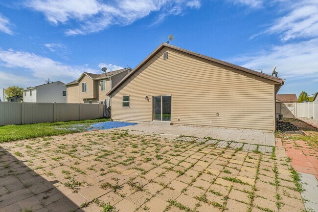 Building Photo - 138 Sam Gates Rd