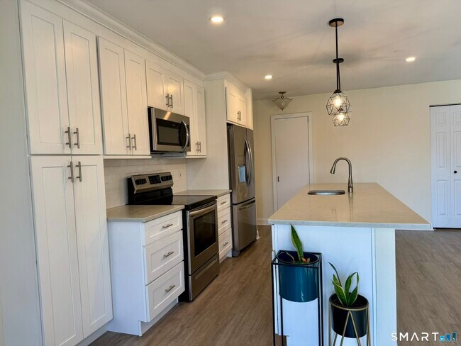 Building Photo - 76 Maple Tree Ave