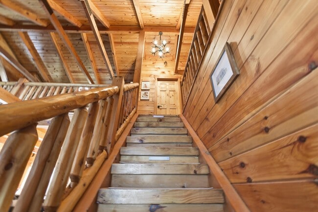 Building Photo - 1680 Lower Hatcher Creek Rd