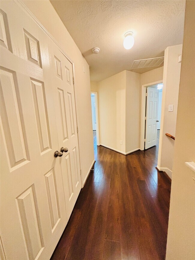 Building Photo - 16318 Bettong Ct