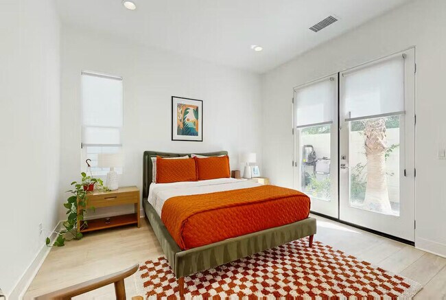 Building Photo - 3534 Ambassador Dr