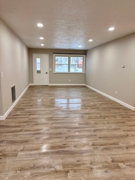 Building Photo - 1809 Sawmill Pl