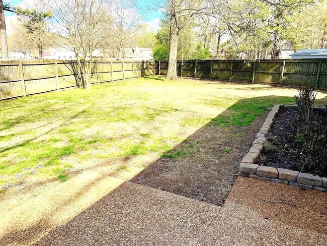 Building Photo - 1602 Bubbling Brook Dr