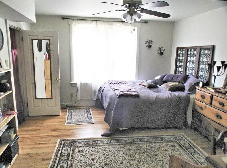 MBR - 5840 Alderson St