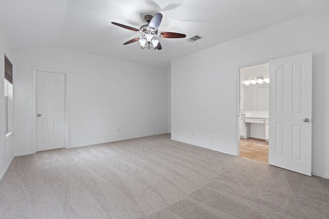 Building Photo - Immaculate 3 Bedroom, 2 Bath Home on Corner Lot in Cedar Park