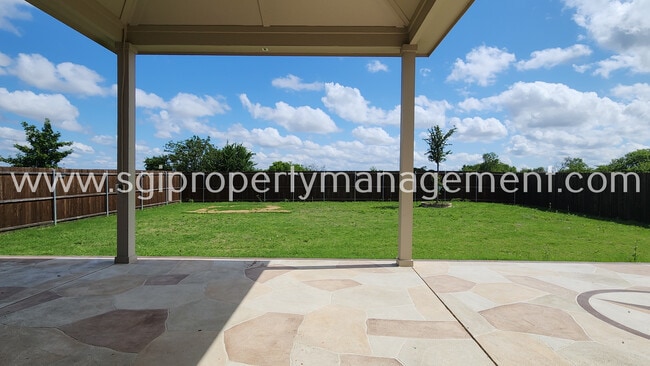 Building Photo - 10231 Sovereign Dr