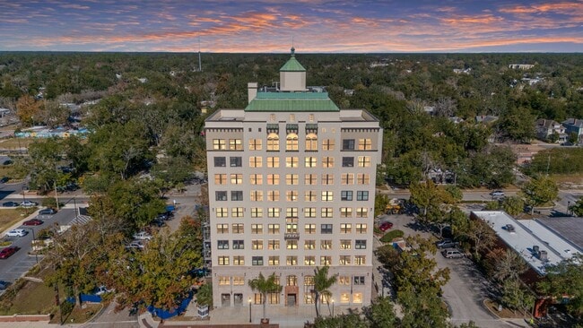 Building Photo - Seagle Building 7C