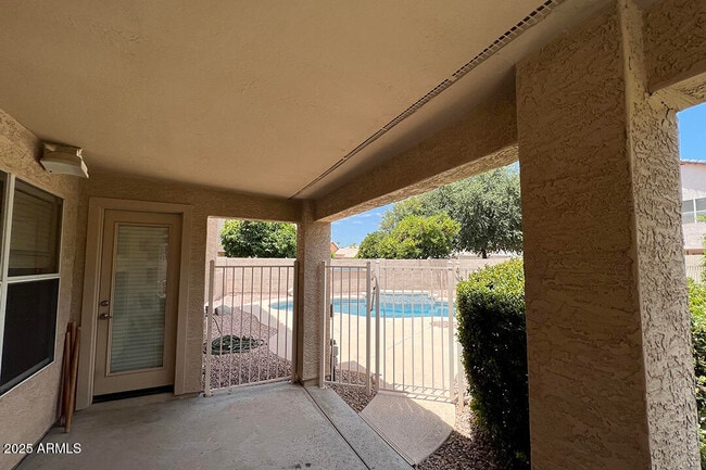 Building Photo - 7861 W Kerry Ln