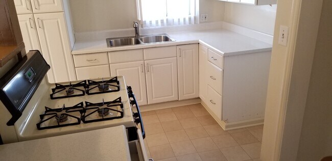 Building Photo - 2233-2235 Euclid