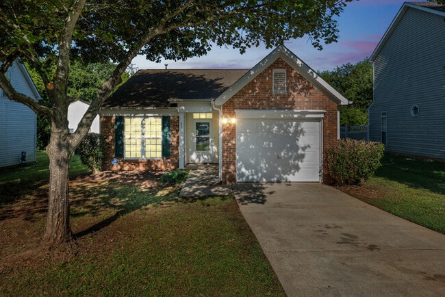 Building Photo - Beautiful ranch style home 3bed 2 bath wit...