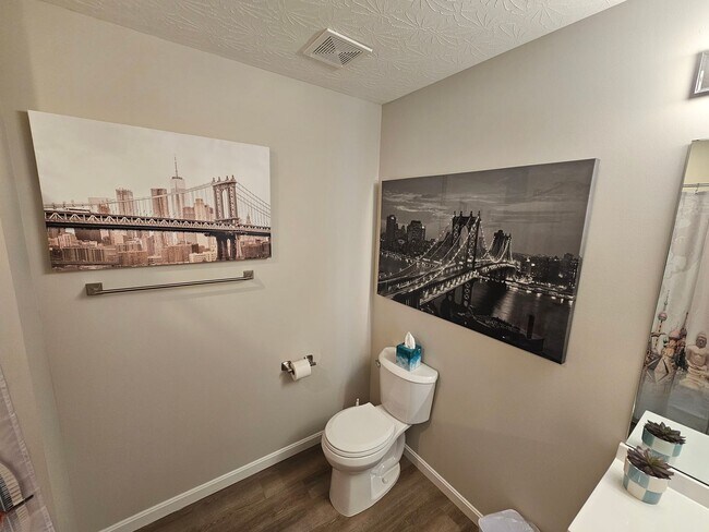 Building Photo - 814 Pierson Rd