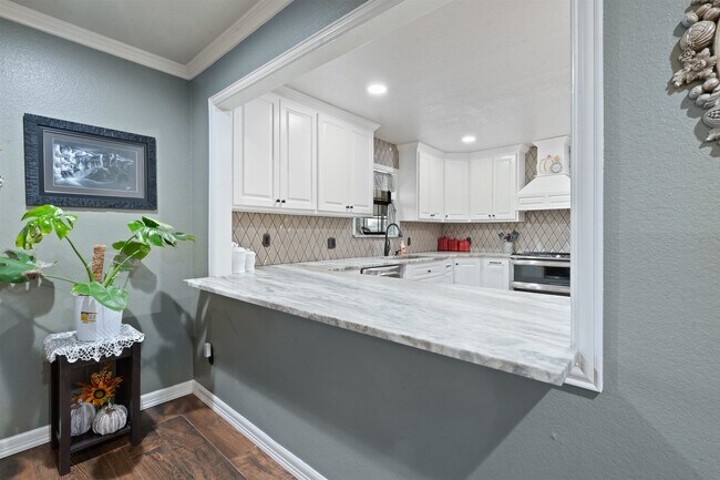 Building Photo - 115 Gyna Dr