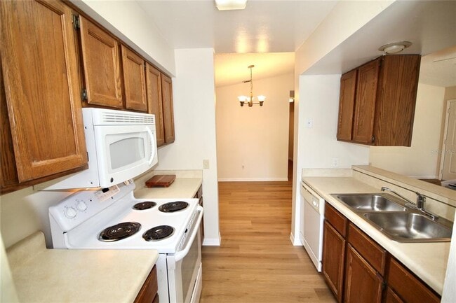 Building Photo - 185 Waterfall Way