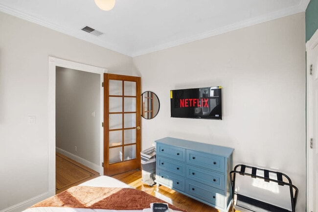 Building Photo - 2216 18th Ave